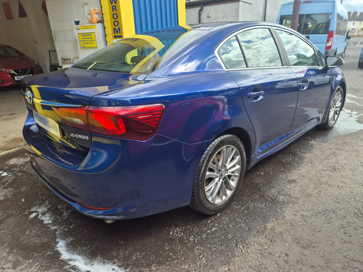 Toyota Avensis 2015 - Image 2