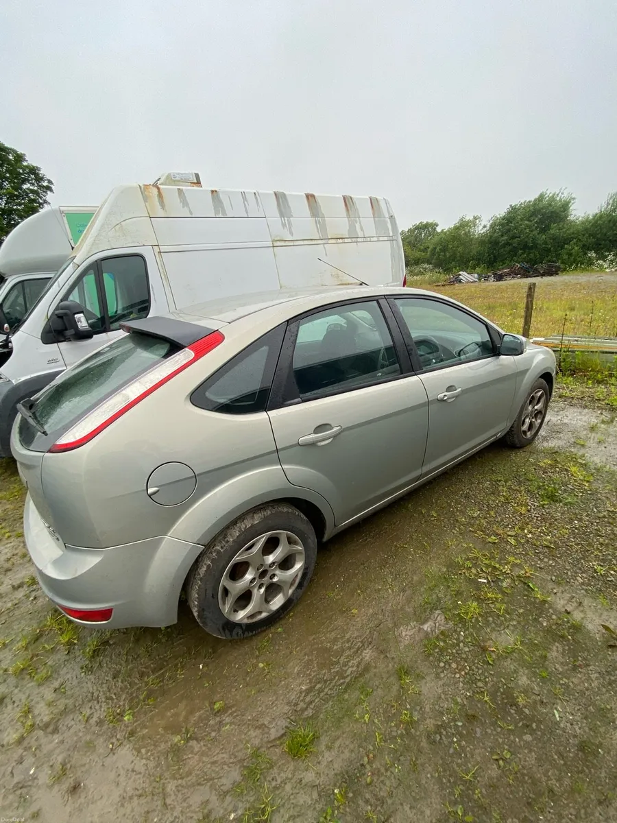 Ford Focus 2010 - Image 1