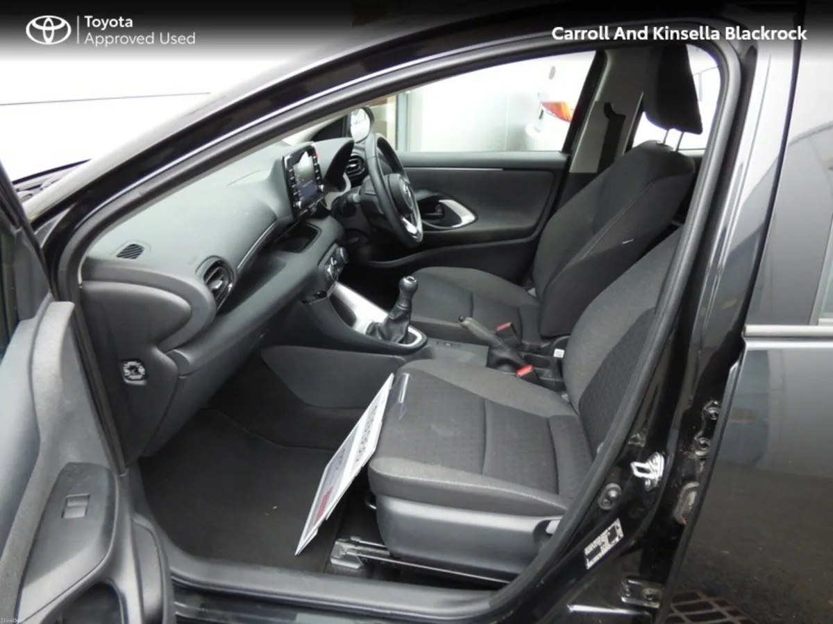 Toyota Yaris 1.0 Luna Manual - Image 6