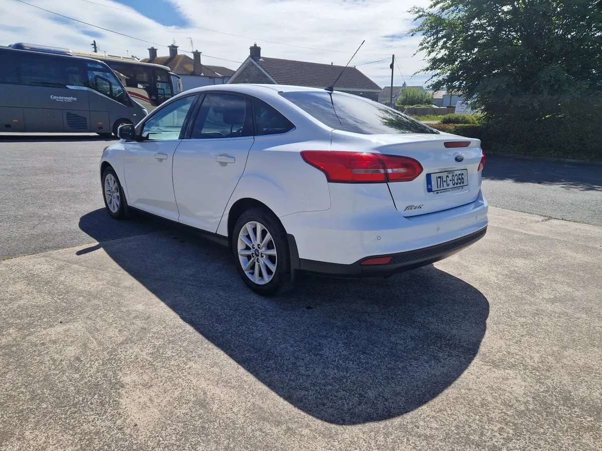 Ford Focus 1.5L Titanium - Image 2