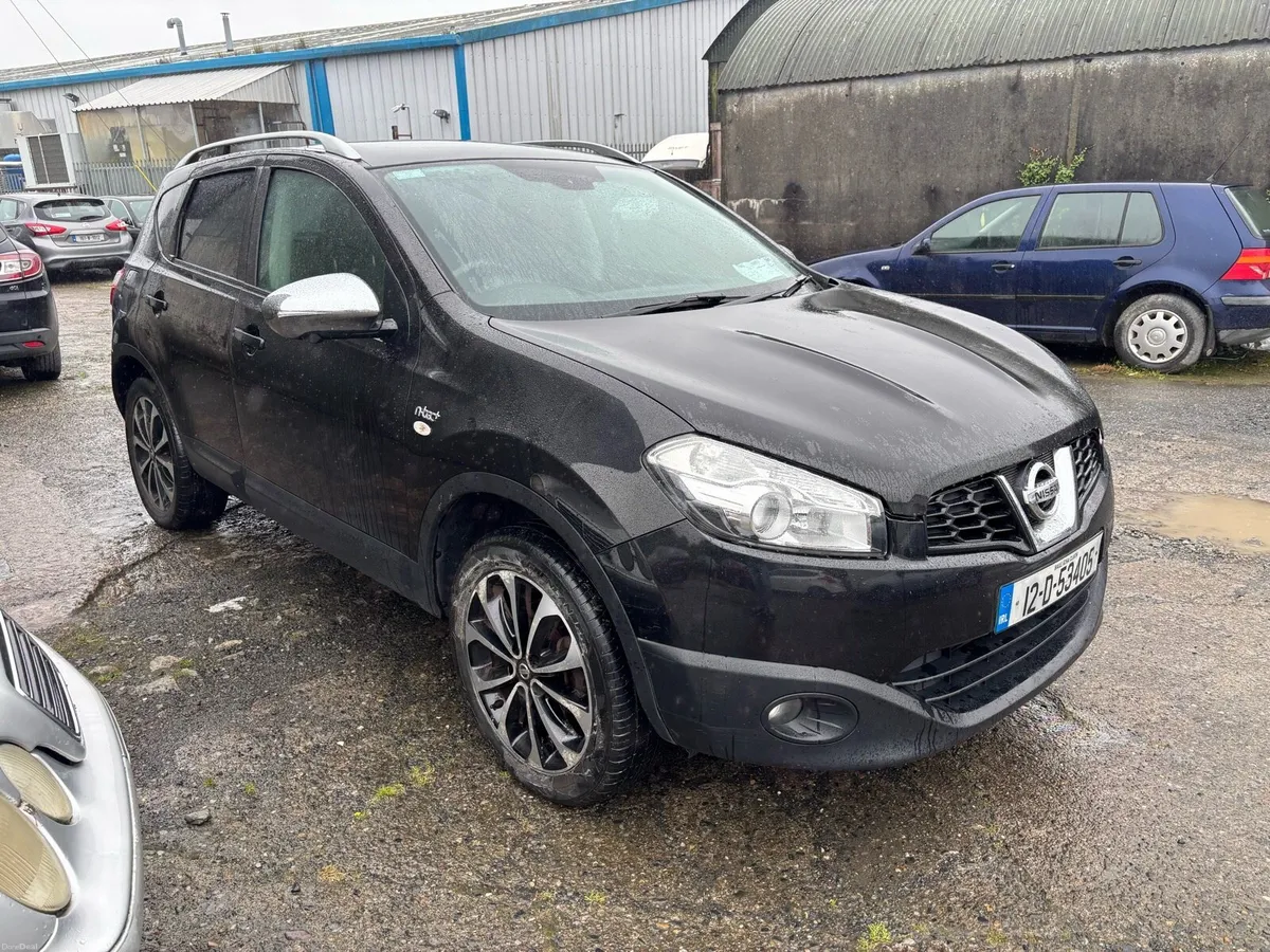 Nissan Qashqai high spec camera360/panoramic roof - Image 2
