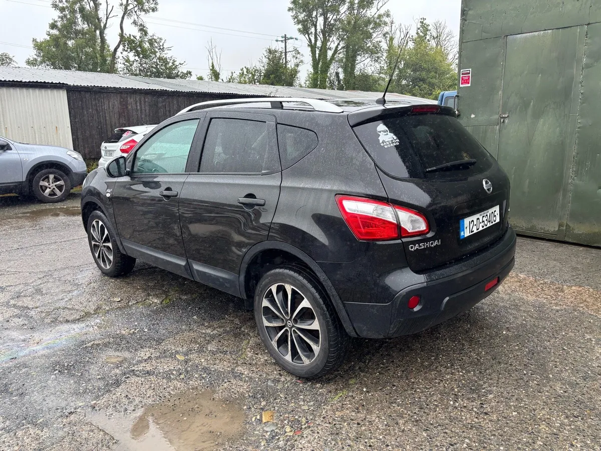 Nissan Qashqai high spec camera360/panoramic roof - Image 4