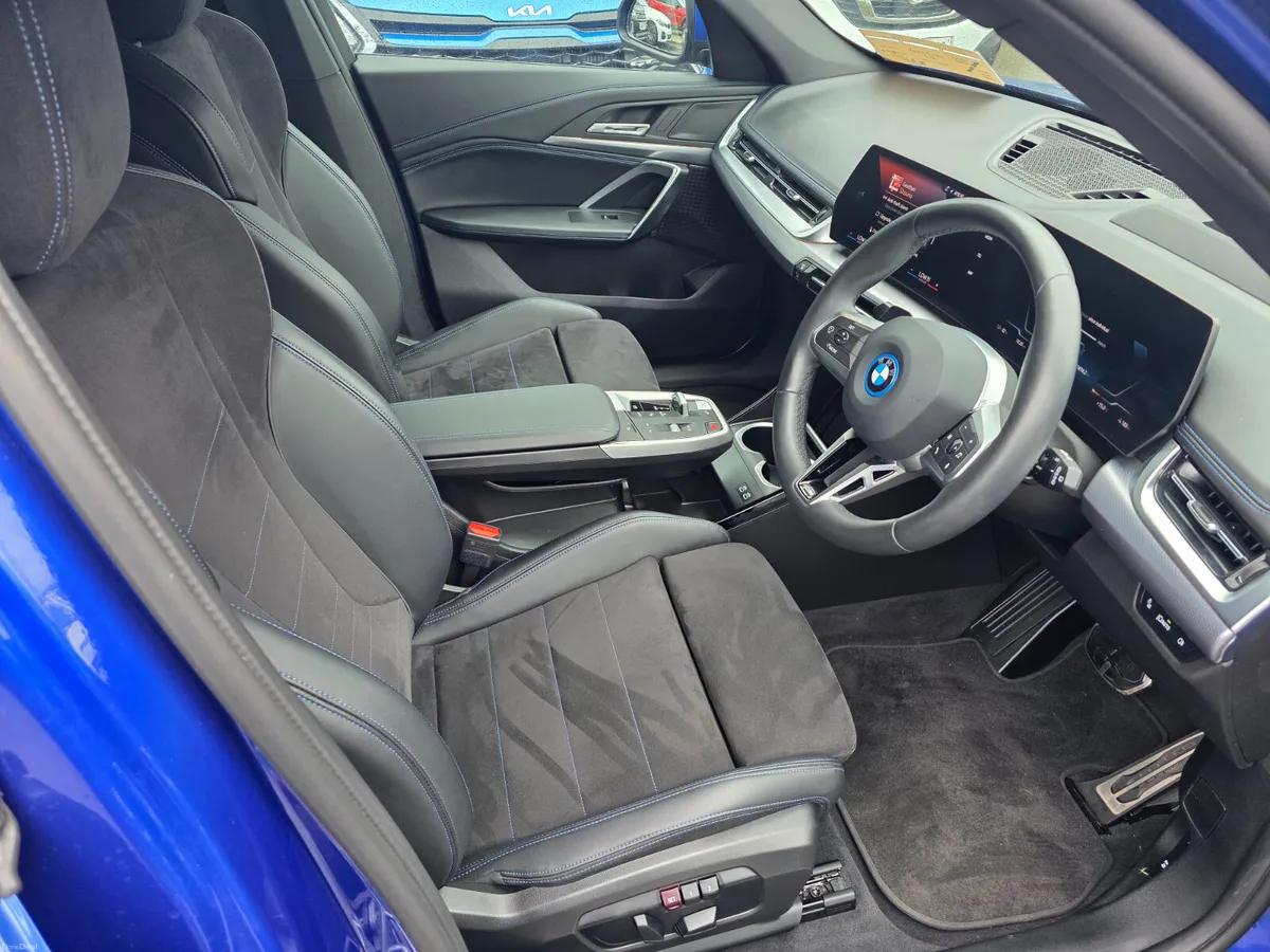 2025 BMW iX1 eDrive 65 kWh - Tech+ Pack - Image 2