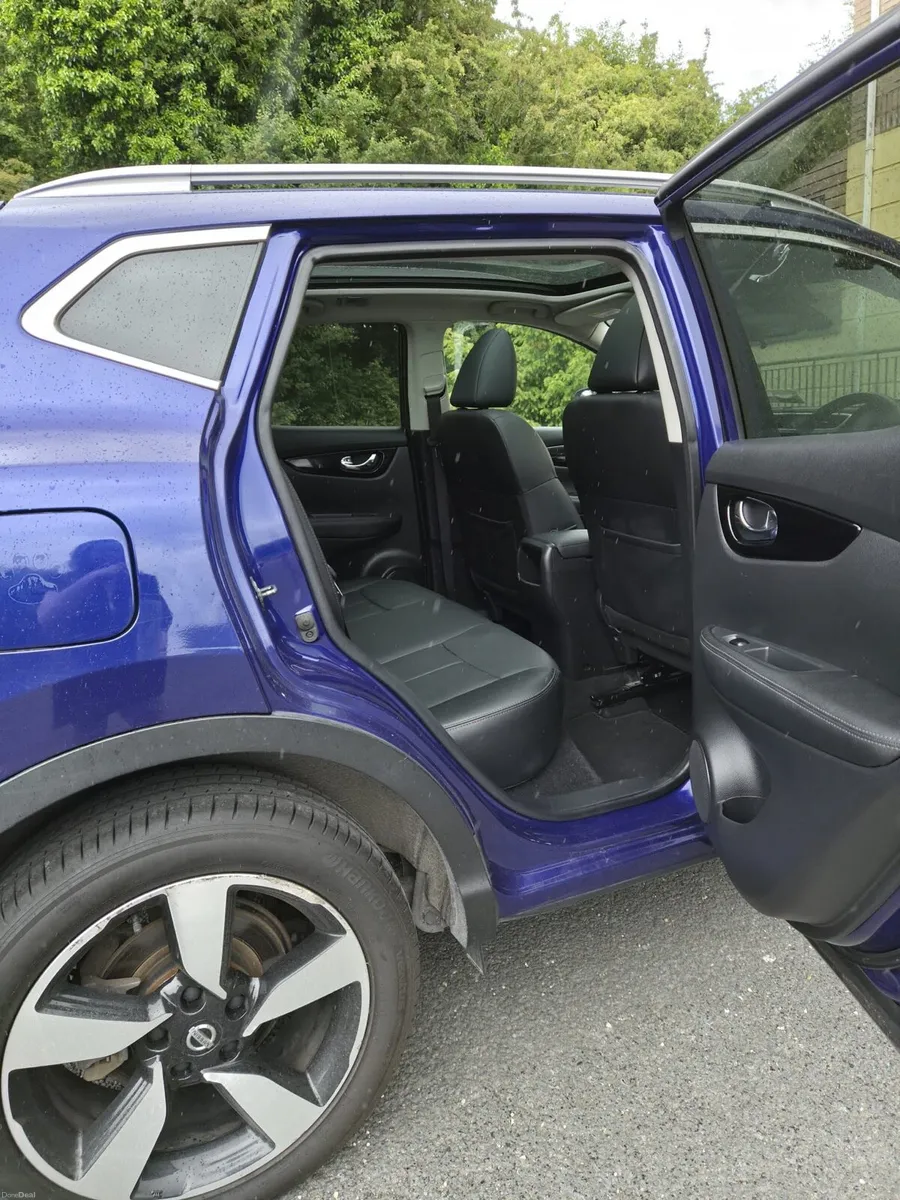 2017 Nissan Qashqai Automatic - Image 2