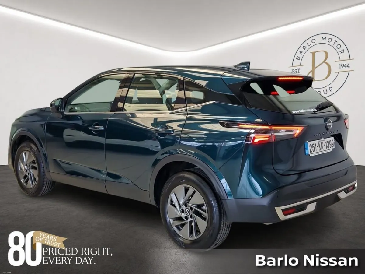 Nissan Qashqai SV 1.0 PETROL MILD HYBRID - Image 6