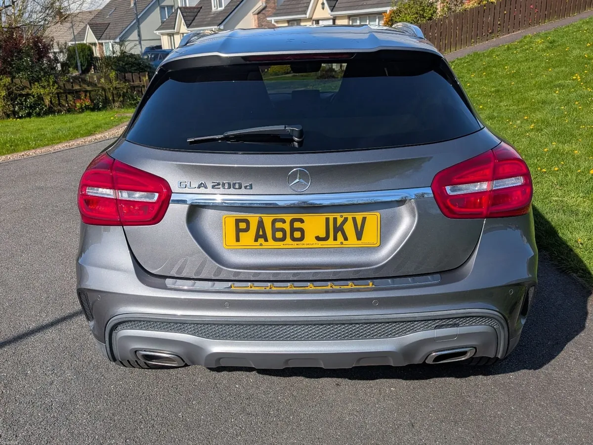 Mercedes-Benz GLA 2016 - Image 4