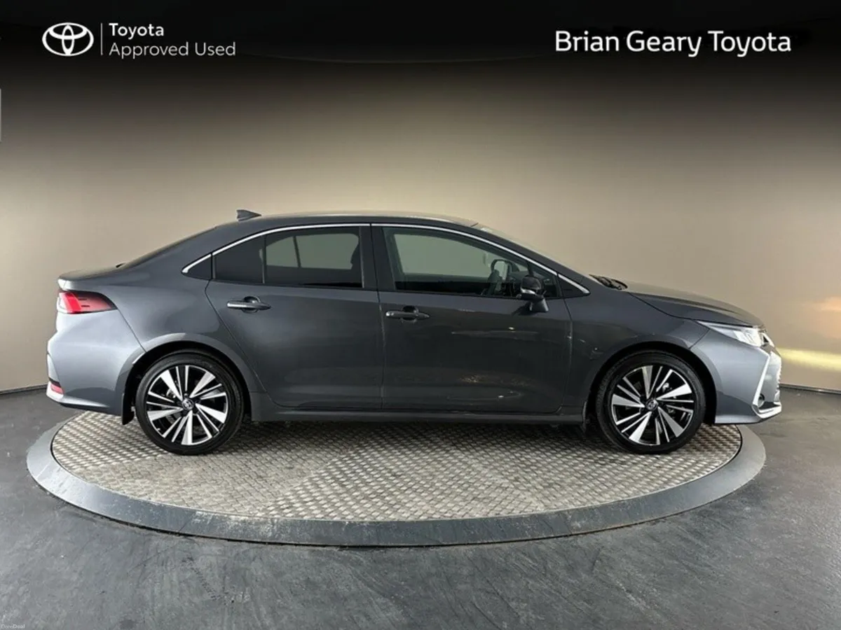Toyota Corolla Saloon Lunasport - Image 3