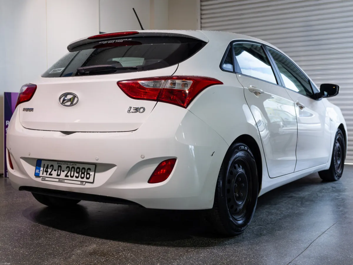 Hyundai i30 1.4 CLASSIC 100PS 5DR - Image 4