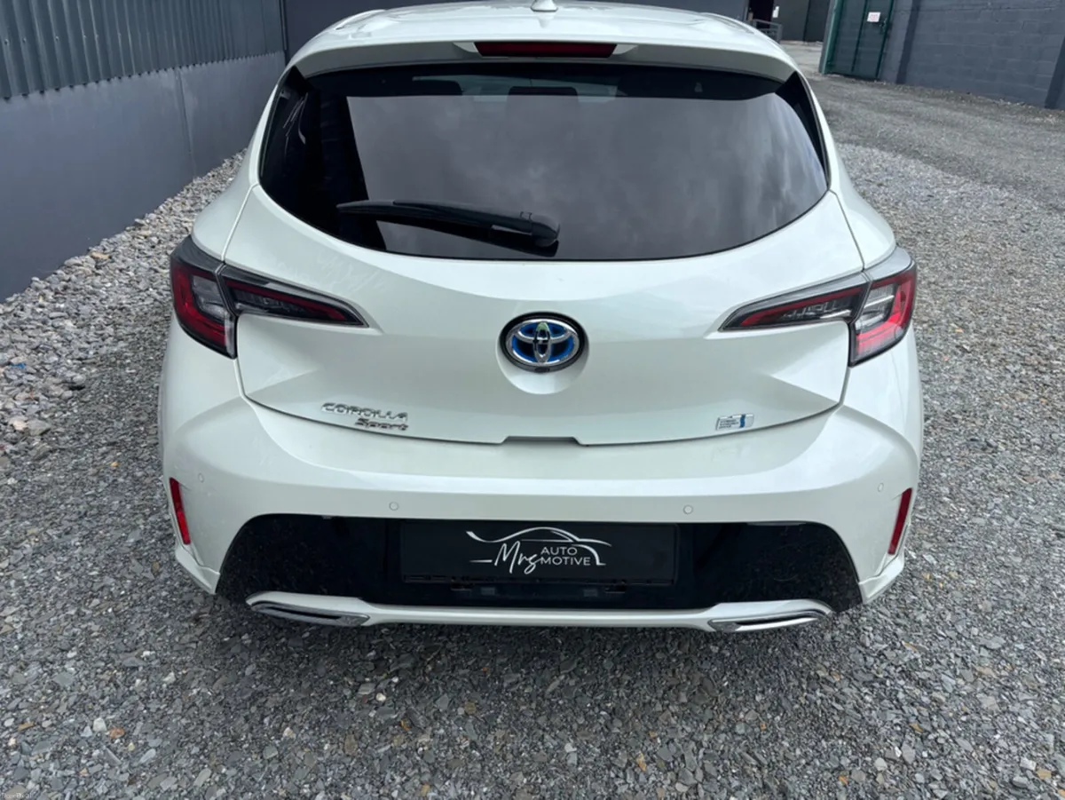 Toyota Corolla HYBRID SPORT - Image 4