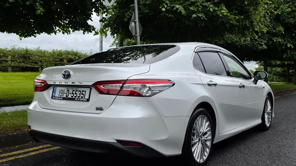 Toyota Camry 2019 - Image 4