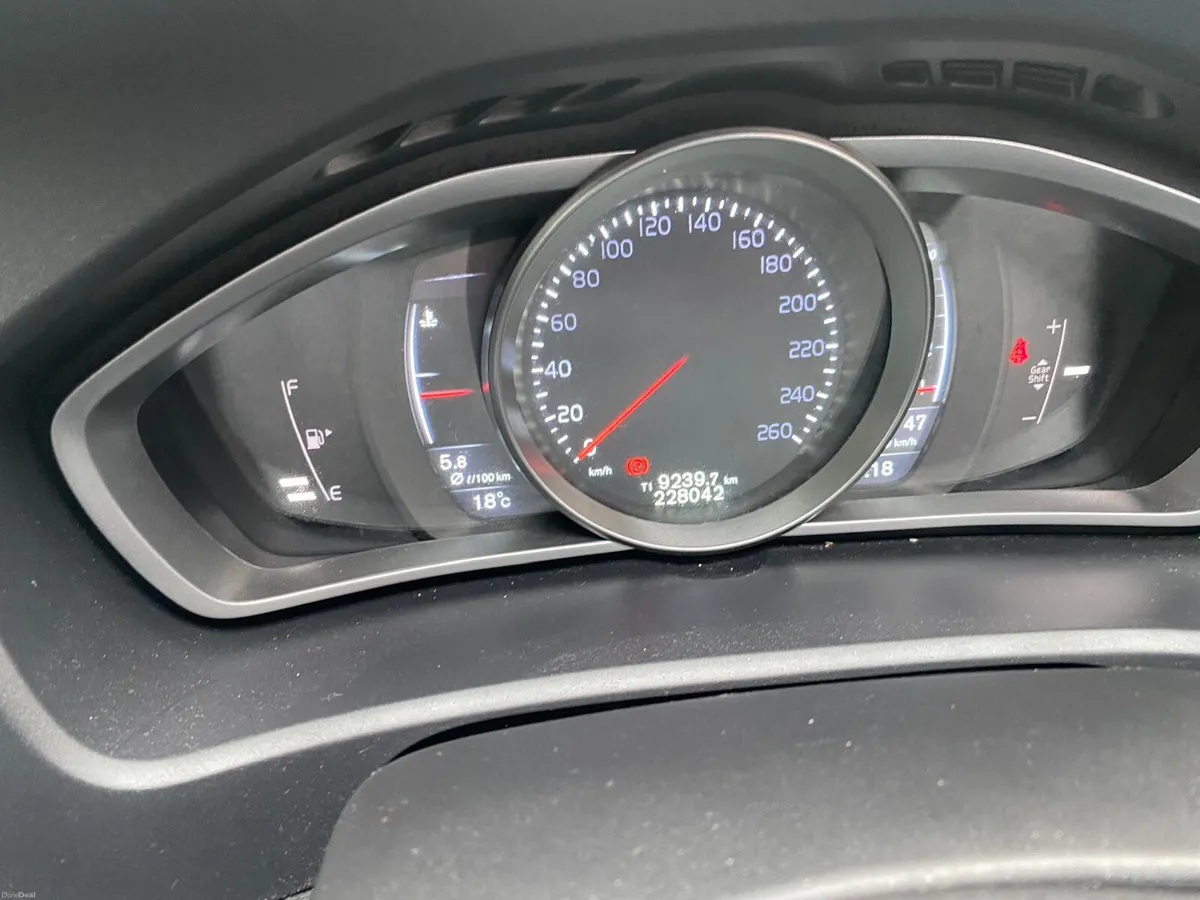 Volvo V40 2016 - Image 3