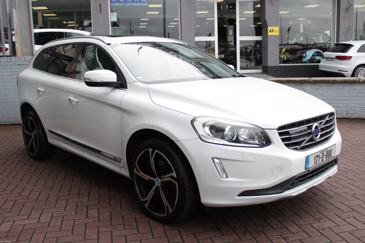 2017 VOLVO XC60 INSCRIPTION 5DR AUTO ESTATE - Image 2