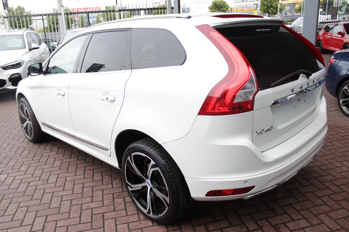 2017 VOLVO XC60 INSCRIPTION 5DR AUTO ESTATE - Image 6