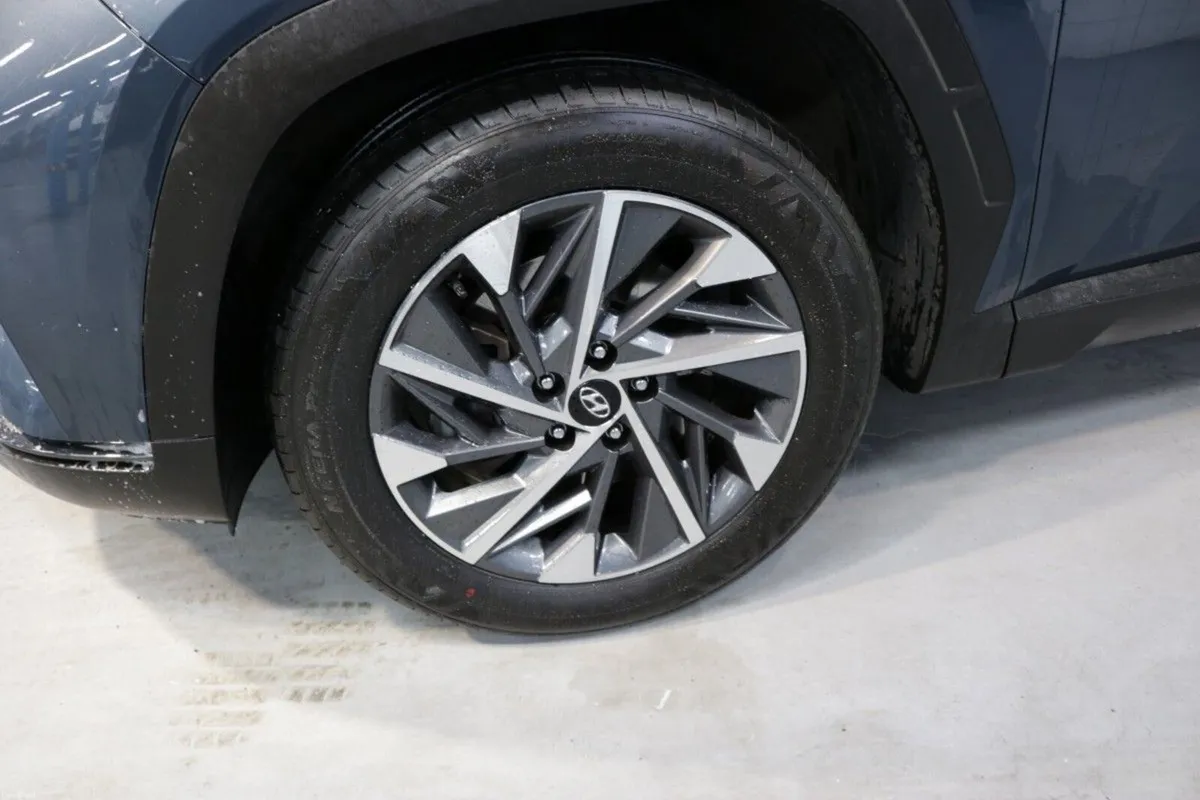 Hyundai Tucson EXECUTIVE PLUS DIESEL 1.6L SUV - Image 4