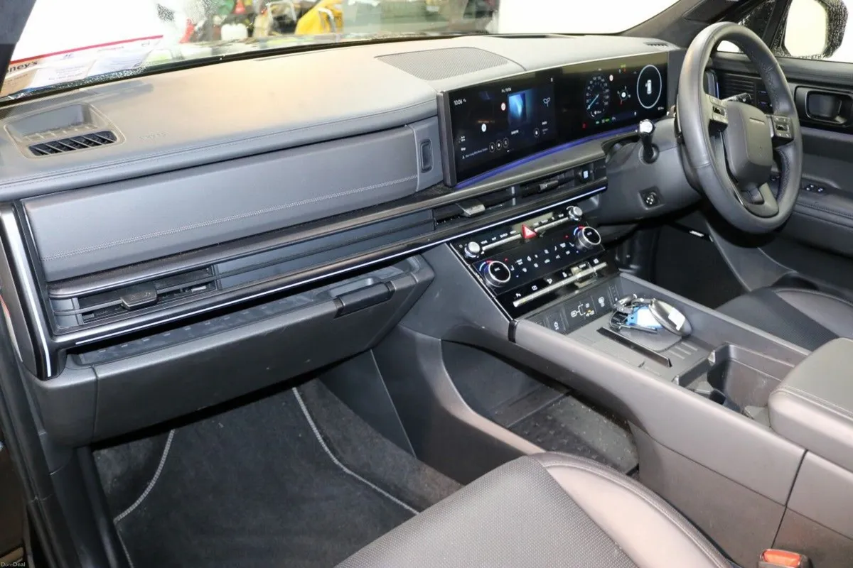 Hyundai Santa Fe Premium Calligraphy PHEV 1.6L Pet - Image 5