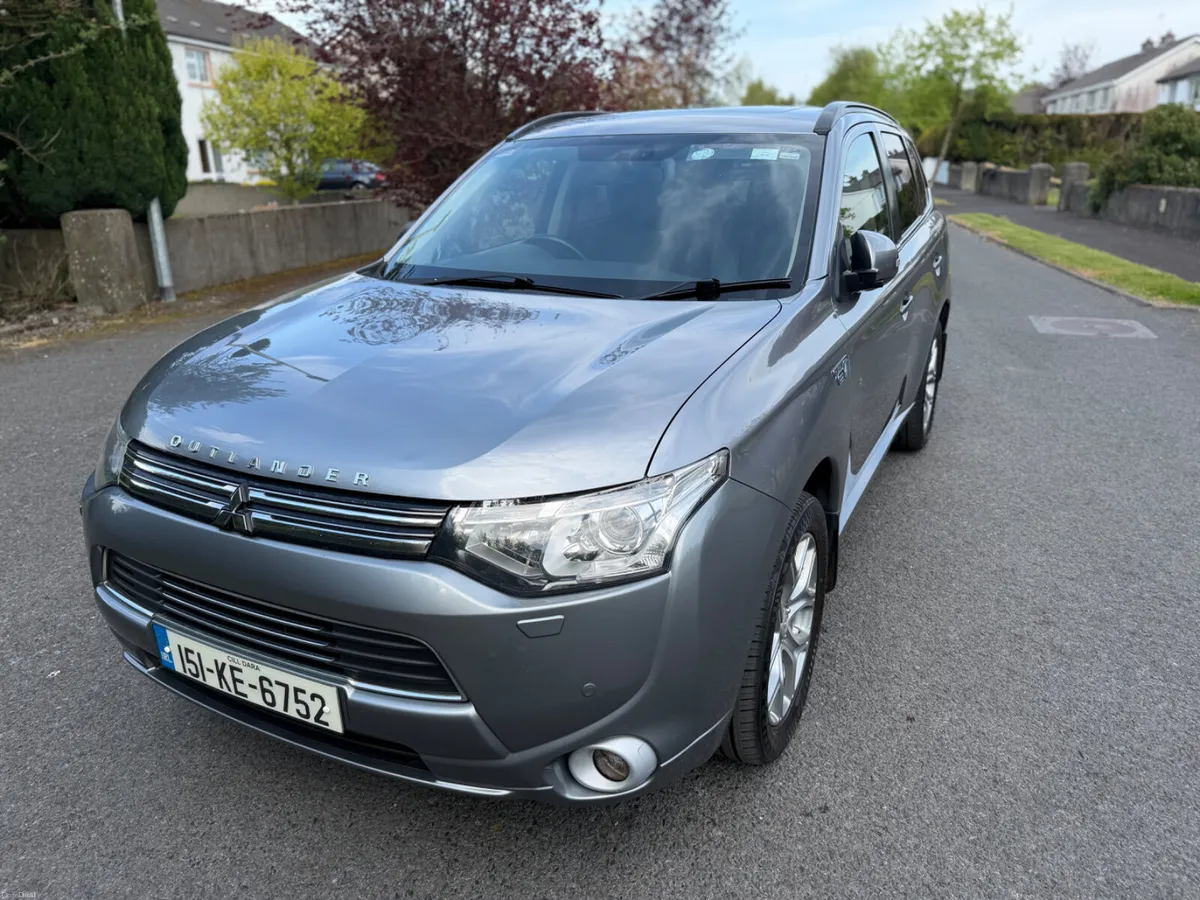 Mitsubishi Outlander 2015/ High spec/ fresh NCT - Image 5