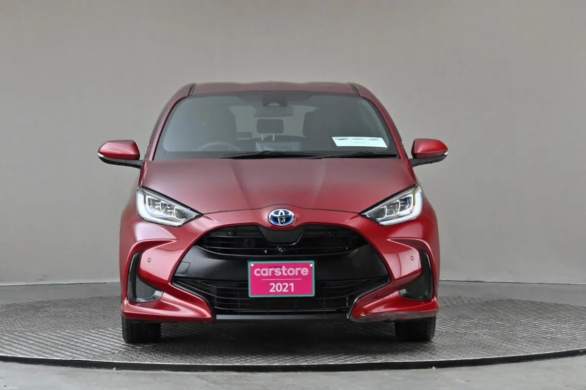 Toyota Yaris 1.5 PETROL HYBRID **360PAN CAM**PARK - Image 2