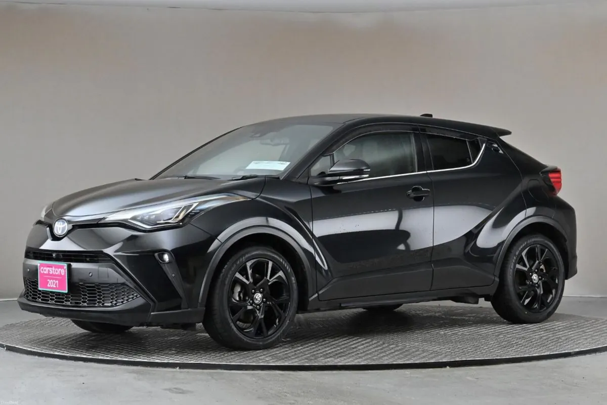 Toyota C-HR 1.8 HYBRID **HALF LEATHER**360 PAN CAM - Image 4