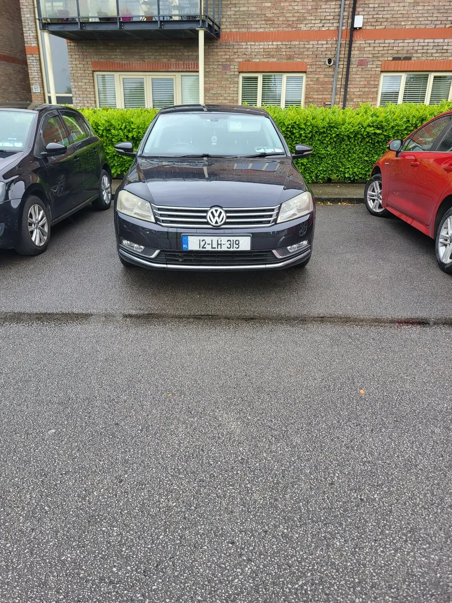 Volkswagen Passat 2012 1.6L - Image 1
