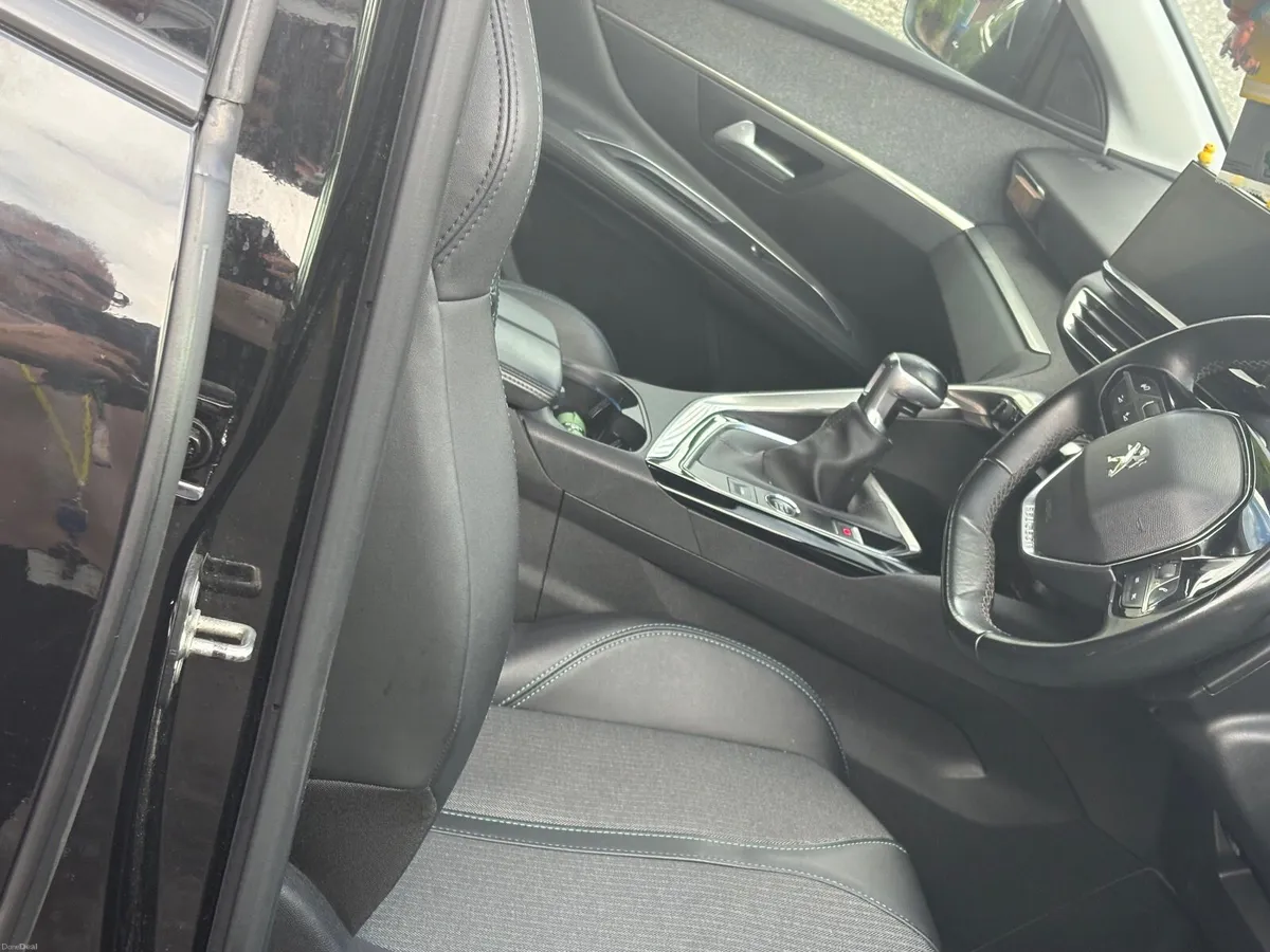 Peugeot 3008 2021 - Image 2
