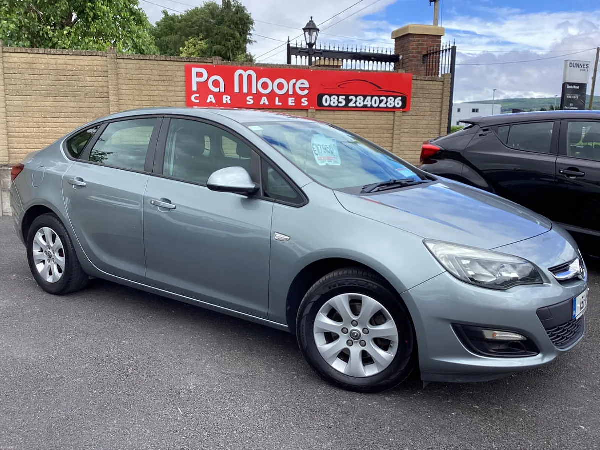 Opel Astra ** F.S.H - Image 2