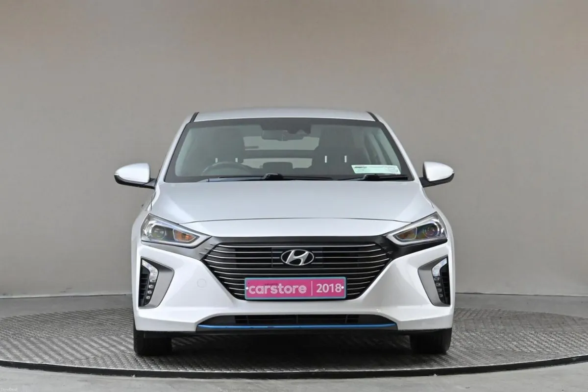 Hyundai IONIQ 1.6 GDI PREMIUM - Image 2