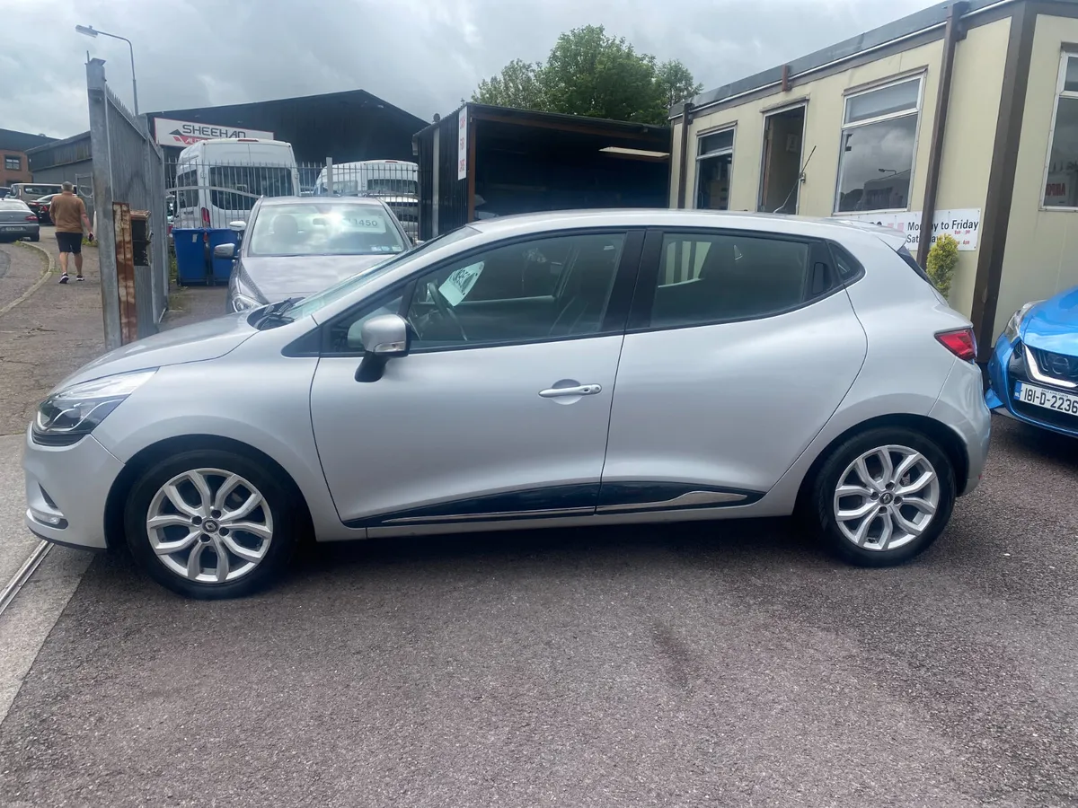 Renault Clio 2019 ONLY 98KLMS - Image 3