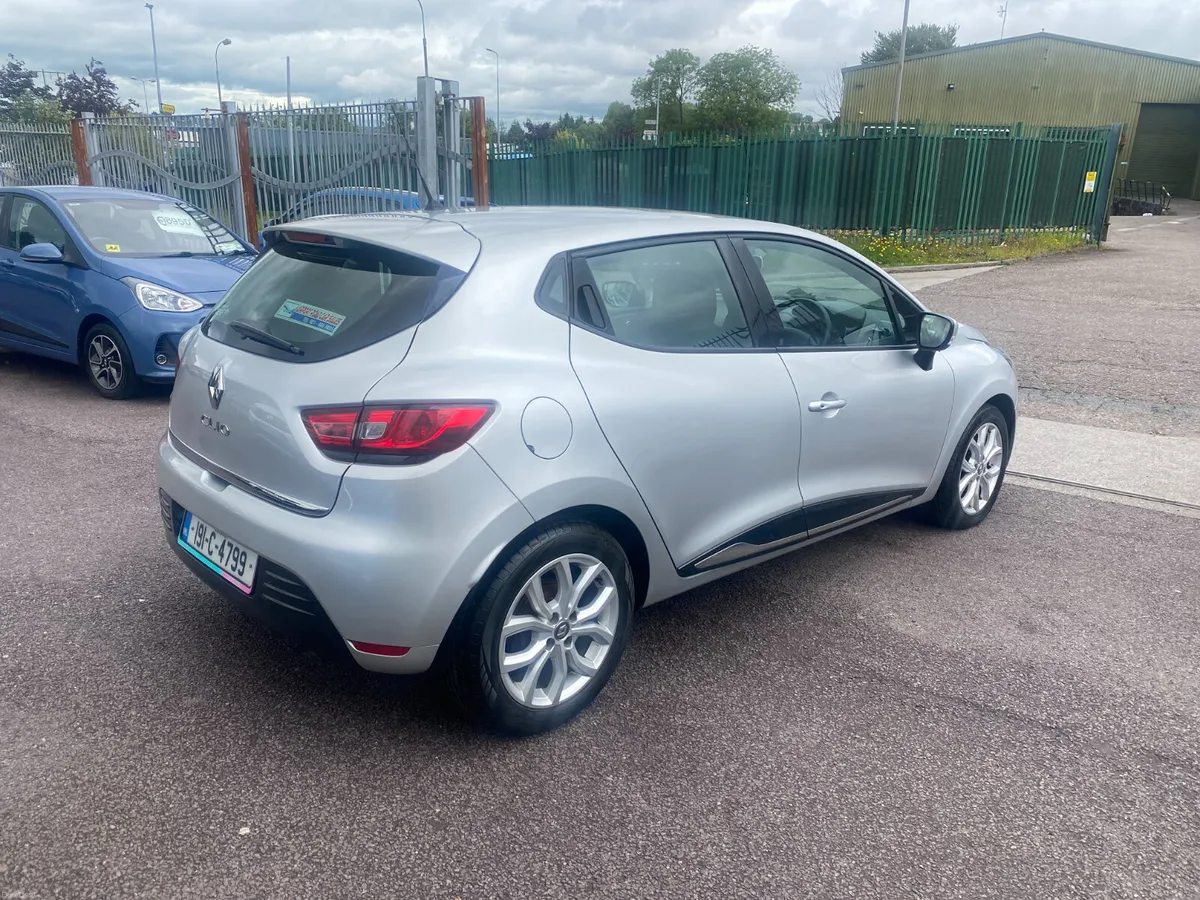 Renault Clio 2019 ONLY 98KLMS - Image 5