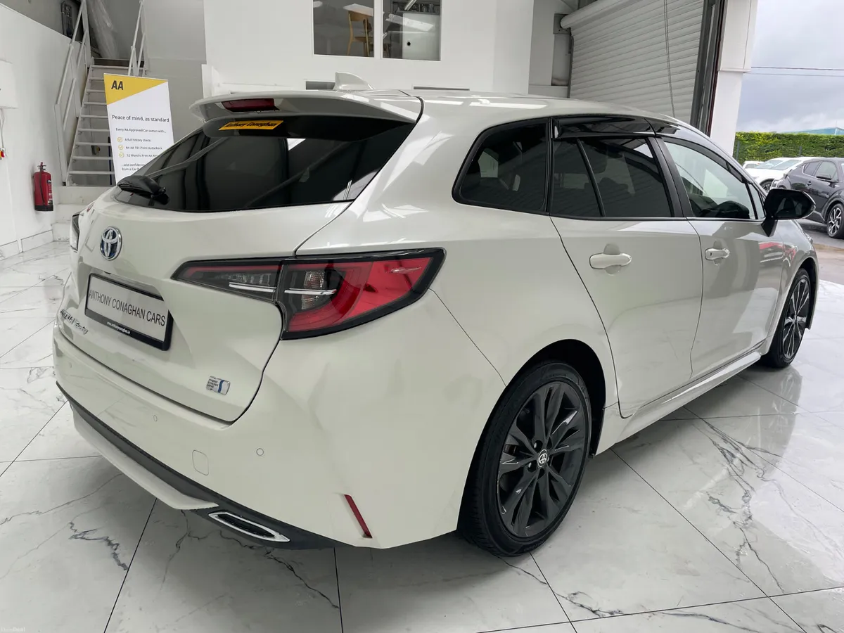 2021 Corolla Hybrid Touring Automatic - Image 5