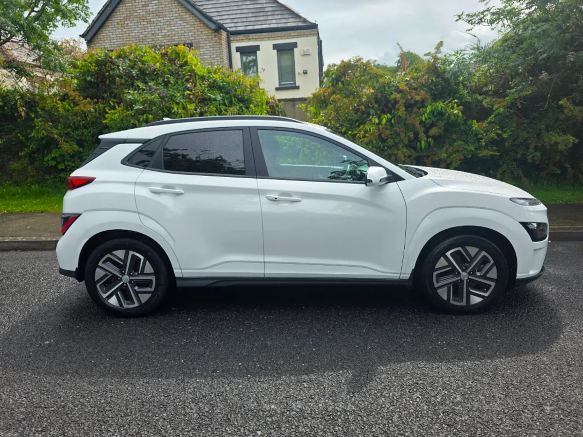 Hyundai KONA Kauai Premium 64kwh 5DR Auto - Image 3