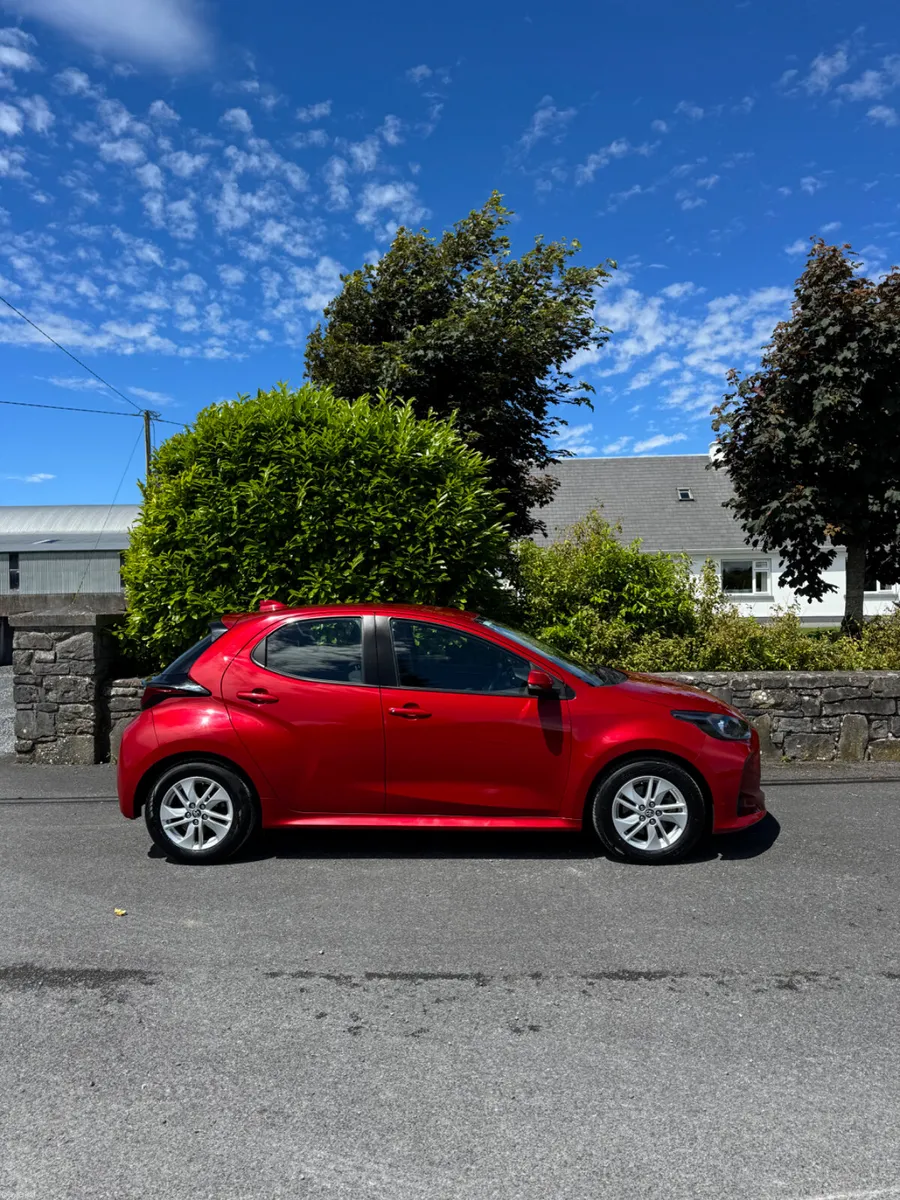 Toyota Yaris 2022 - Image 2