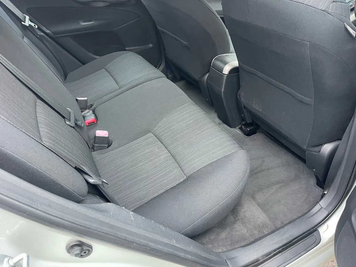 Auris 1.4 Diesel 107miles - Image 4
