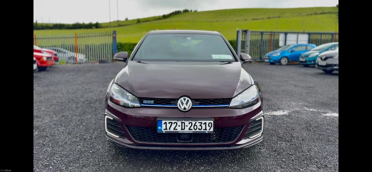 Volkswagen Golf 2017 1.4 plug in hybrid - Image 2