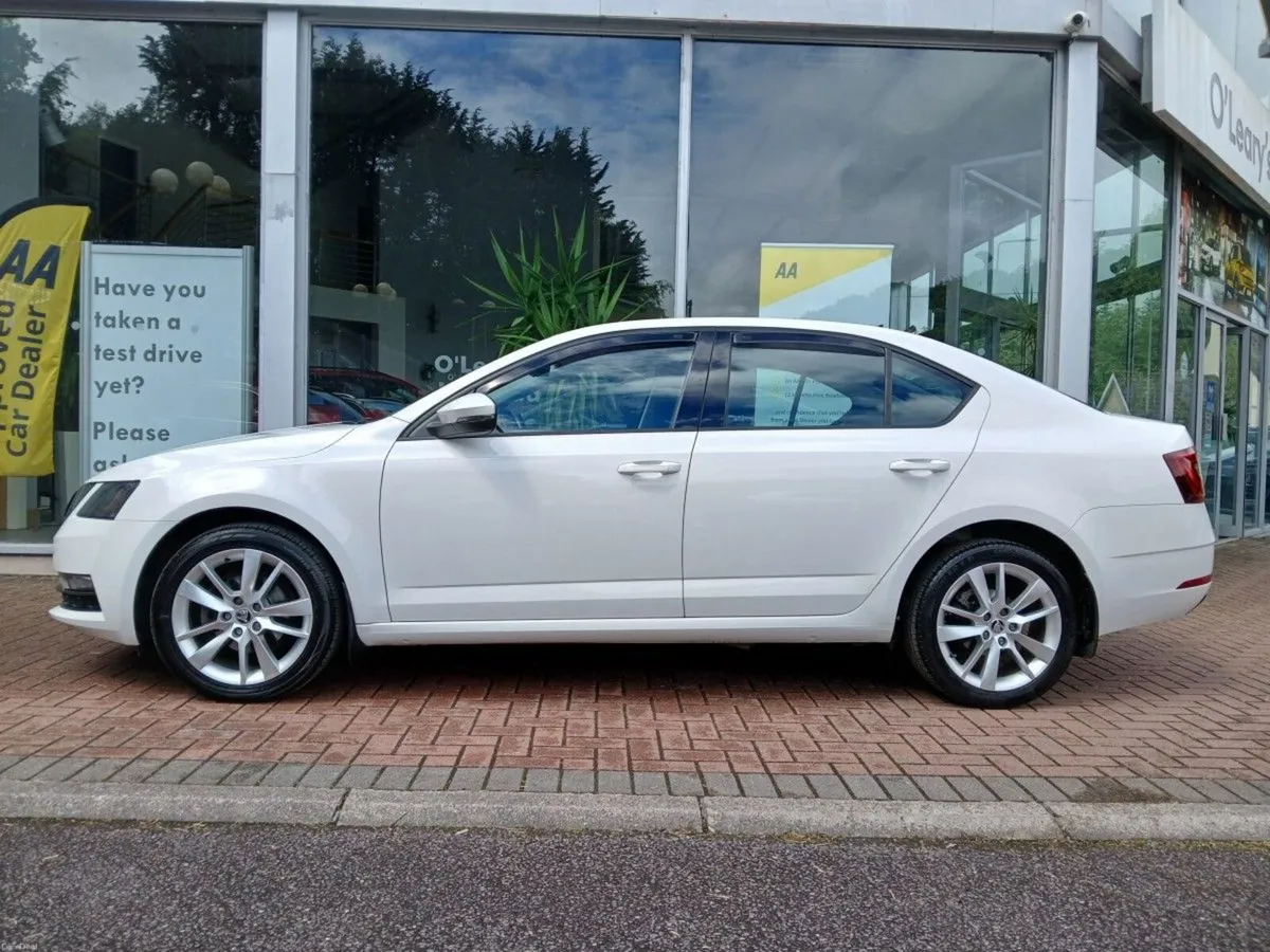 Skoda Octavia Ambition 1.6TDI 115HP,  White. - Image 4