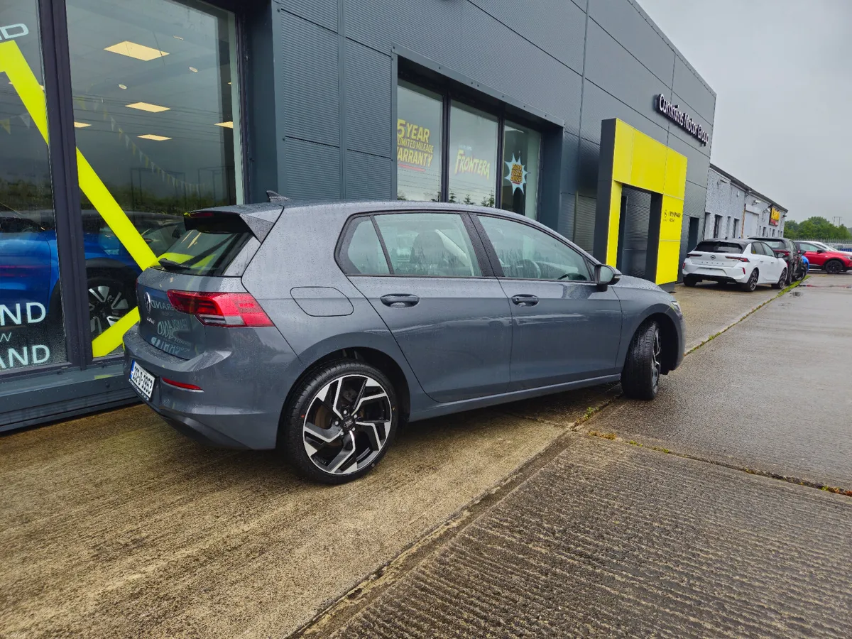 Volkswagen Golf 1.0 TSI 110HP Life - Image 6