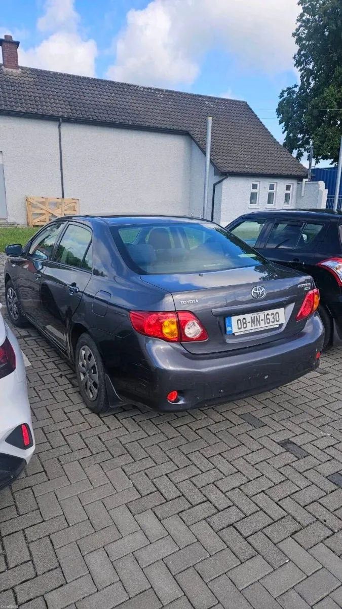 Toyota carolla - Image 3