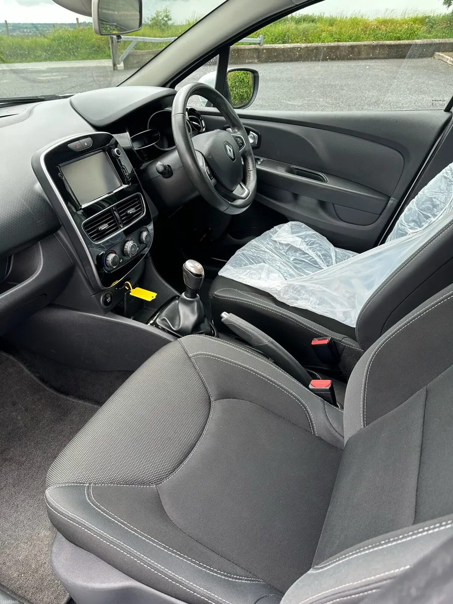 Renault Clio - Image 6