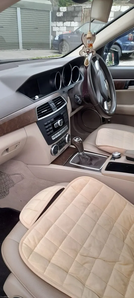 Mercedes-Benz C-Class 2013 - Image 3