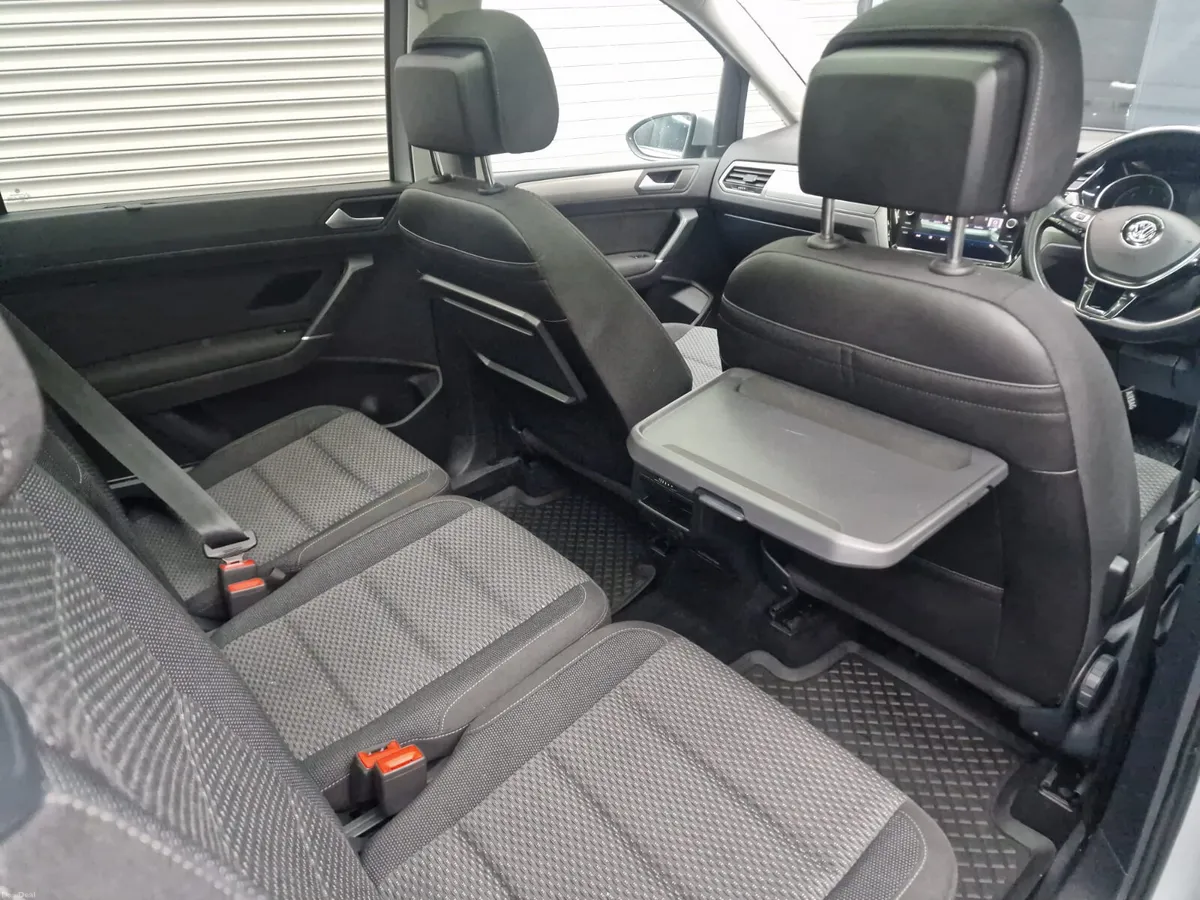 VOLKSWAGEN TOURAN 2018 AUTOMATIC 7 SEATER - Image 4