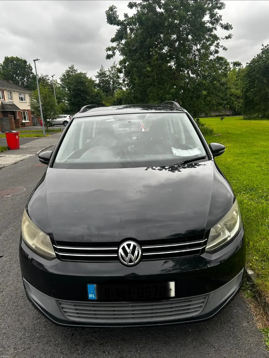 Volkswagen Touran 2011 - Image 1