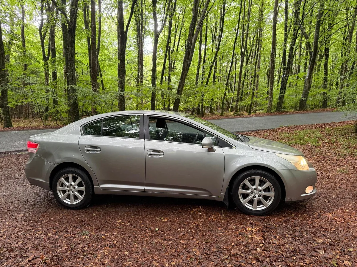 11 TOYOTA  AVENSIS  2.0 D4D AURA 6 SPEED - Image 4