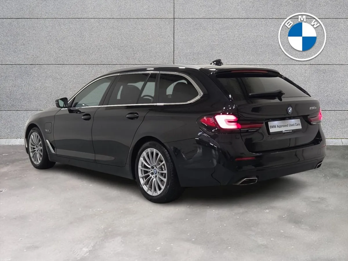 BMW 5-Series 530e SE Touring - Image 3