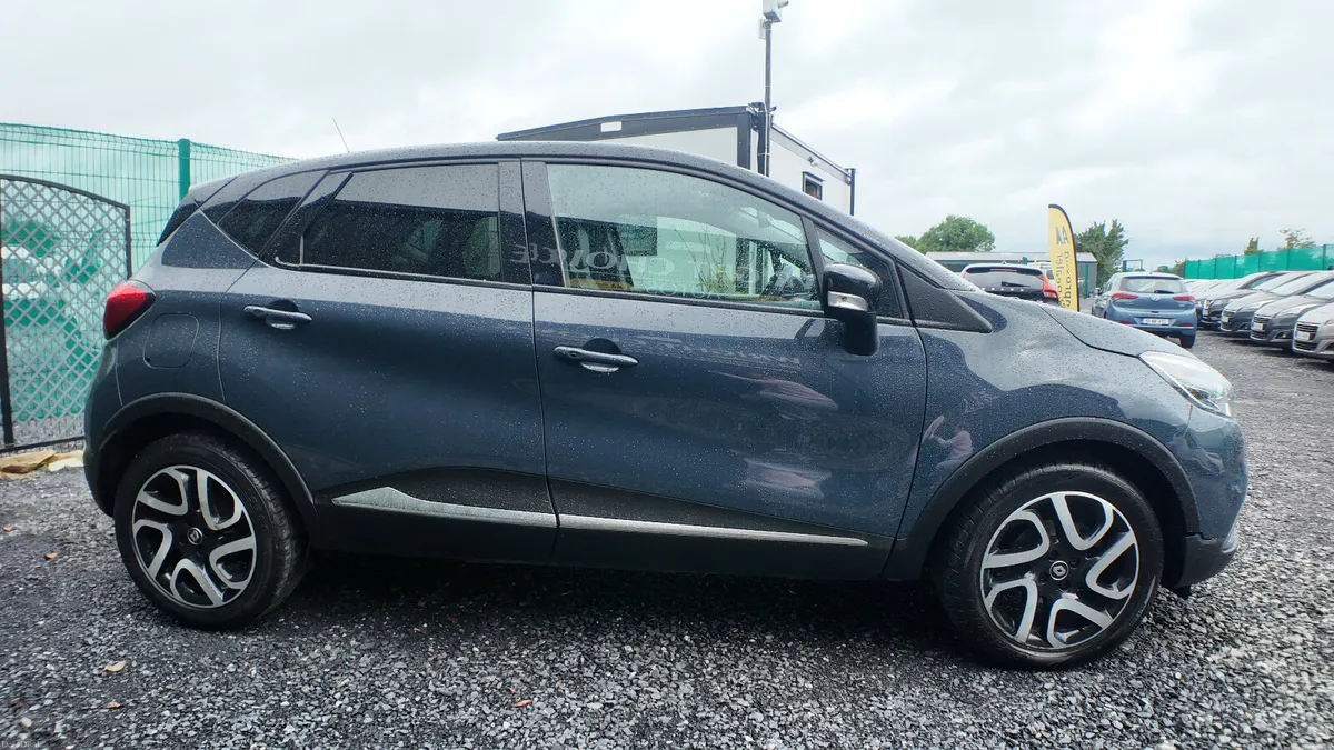 2017 Renault Captur 1.5L dCi 90 EDC SIGNATURE - Image 5