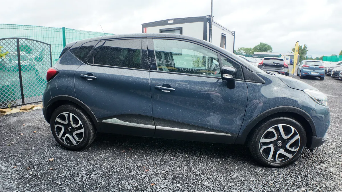 2017 Renault Captur 1.5L dCi 90 EDC SIGNATURE - Image 6