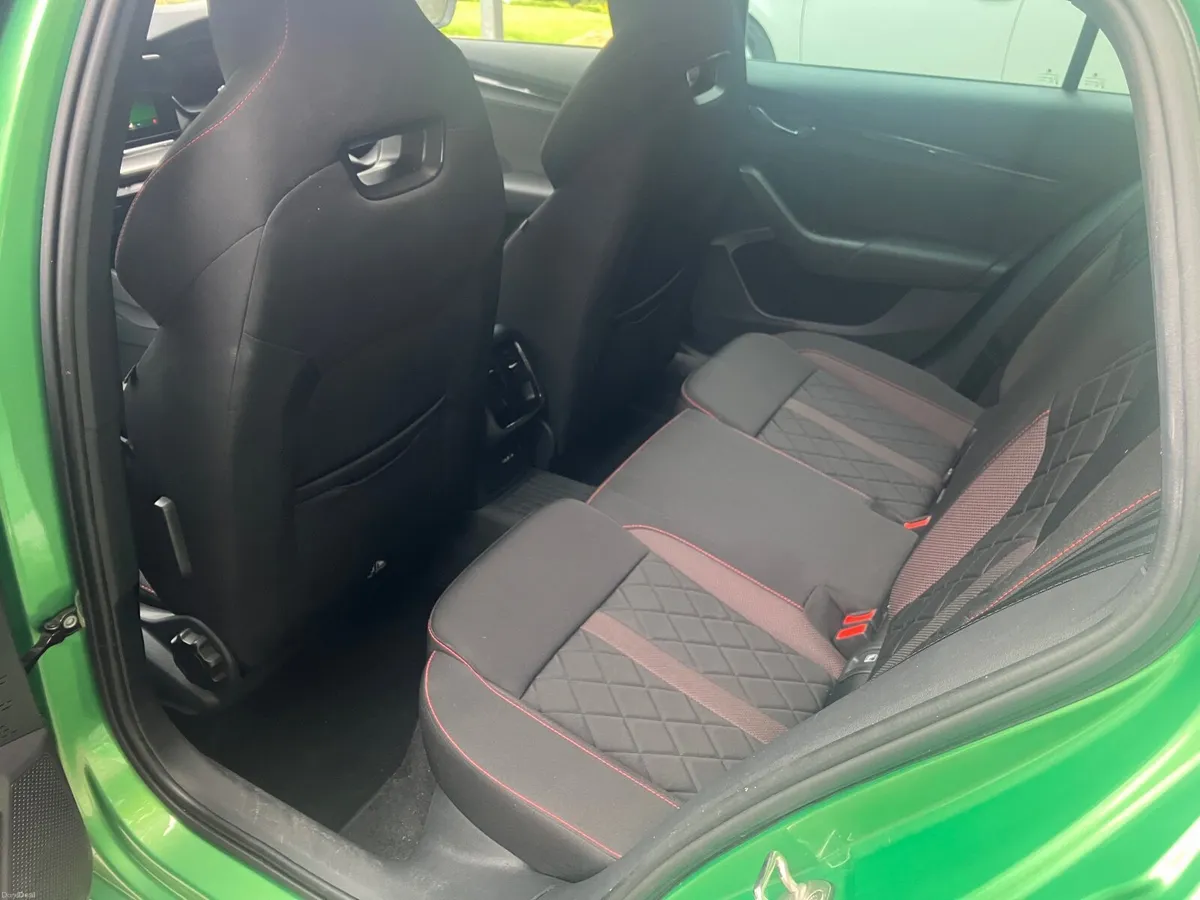 Skoda Octavia vRS Combi - Image 2