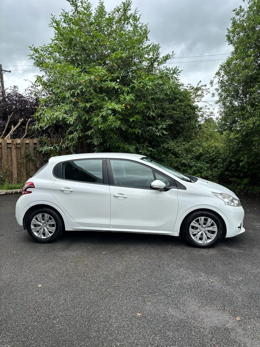 2013 Peugeot 208 - clean efficient economical - Image 1