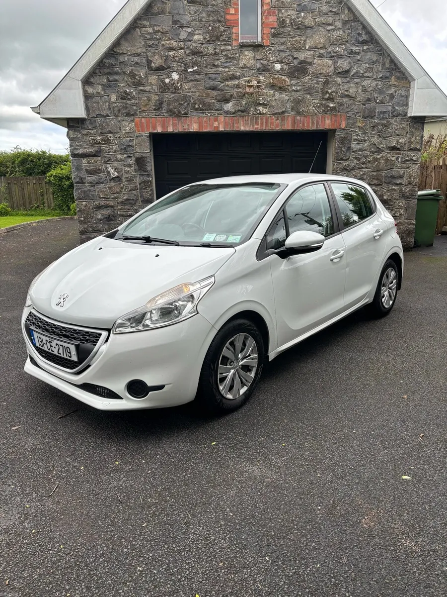 2013 Peugeot 208 - clean efficient economical - Image 3