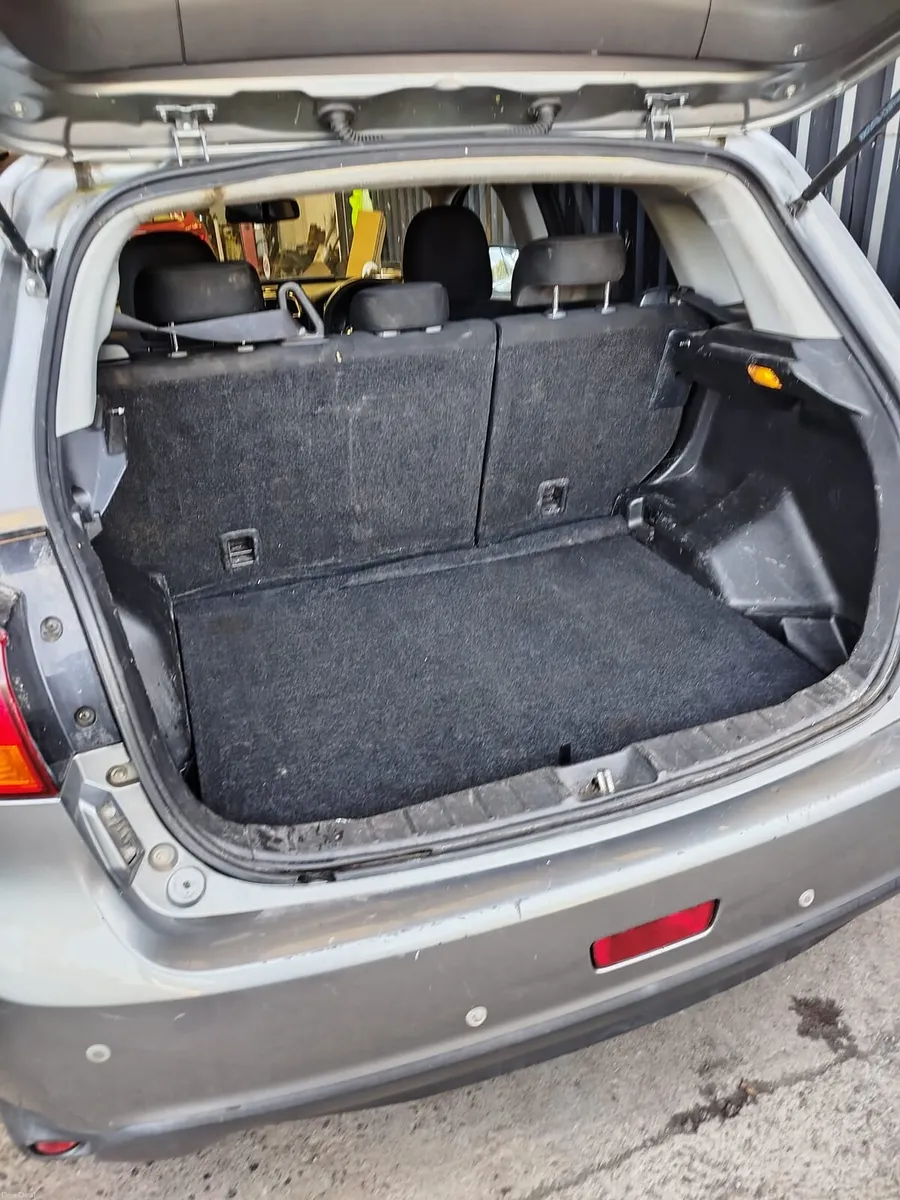 Car - Image 4