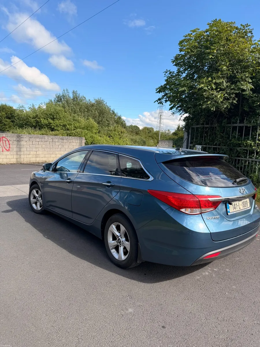 Hyundai i40: Taxed + Tested ✅ 2014 - Image 2