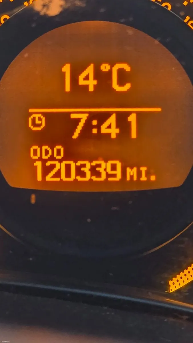 Toyota Auris 2012 - Image 4